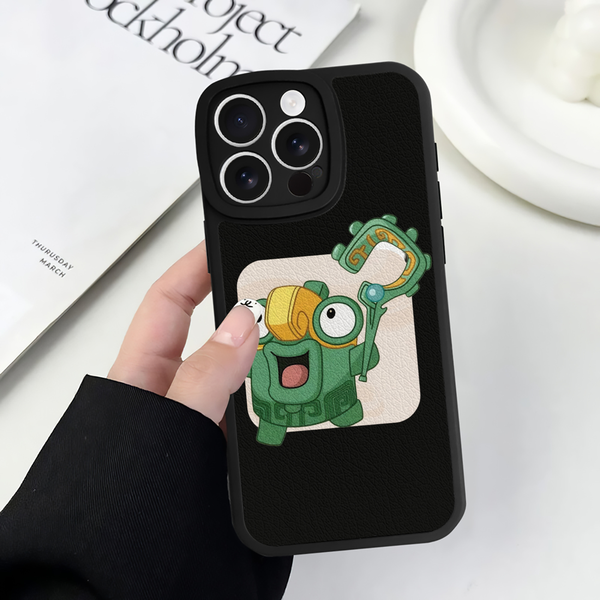 （画像用） Ne Zha 2 ナタ 魔童の大暴れ 【iPhone 16シリーズ対応】シリコンスマホケース（レザー調） 材質：シリコン